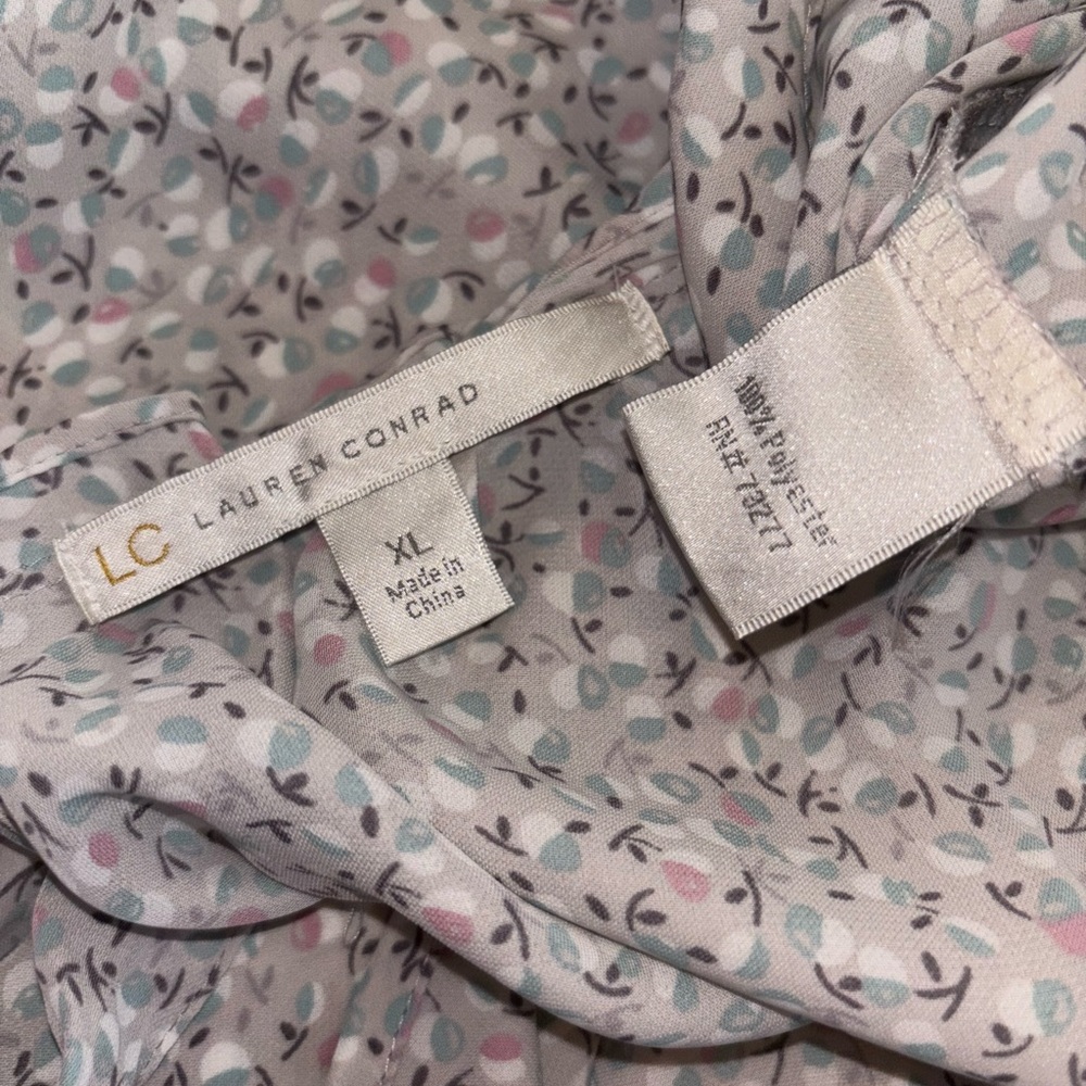 Lauren Conrad Ruffle Neck Floral Flutter Sleeve Blouse Size XL with Tie in Back - Picture 4 of 4